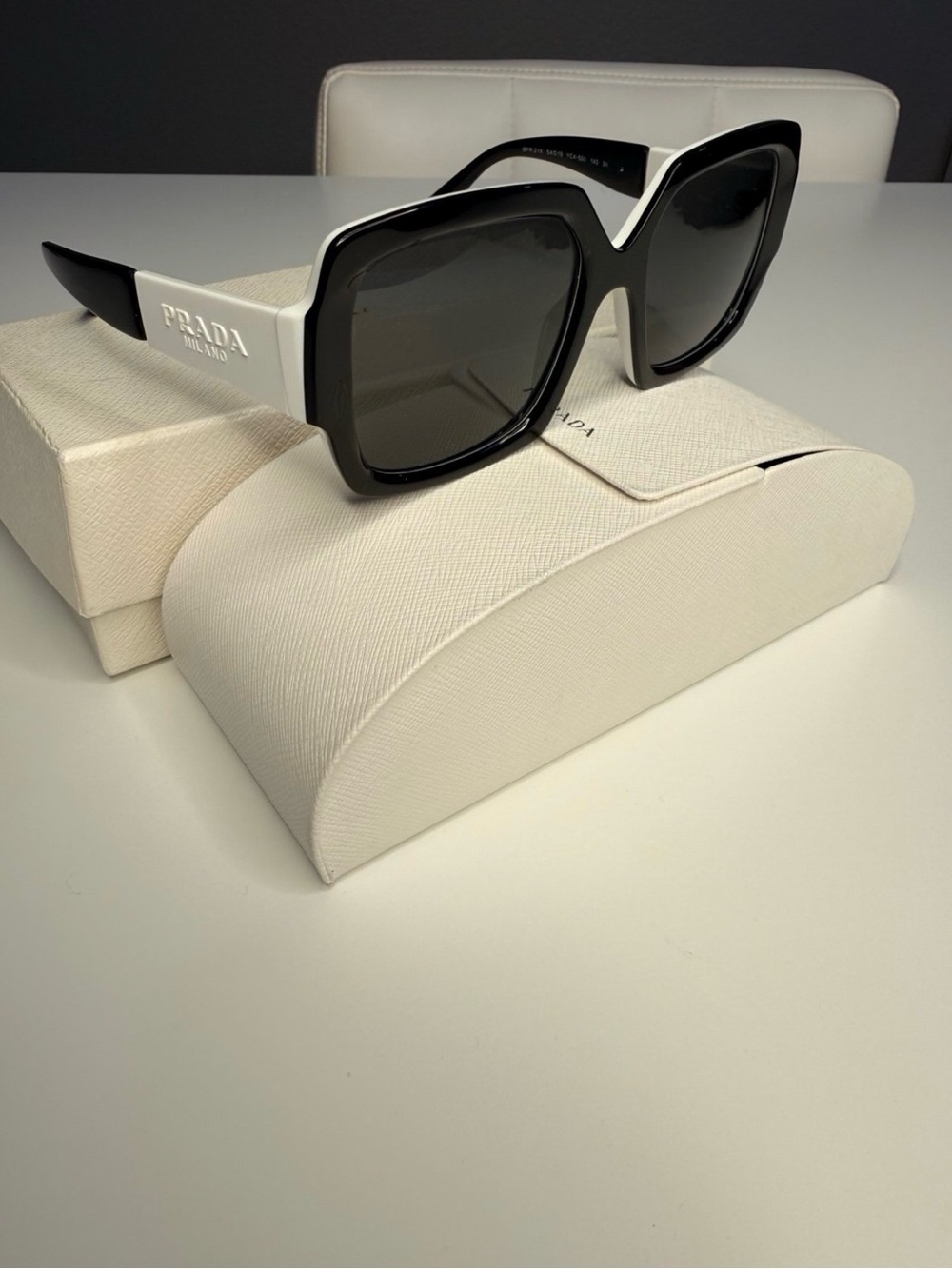 Prada Luxury Sunglasses SPR21X Black/White - Excellent Condition Barely Worn